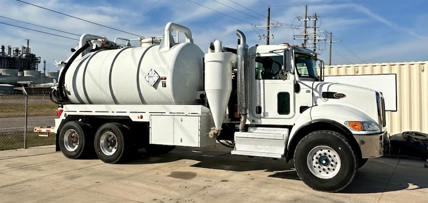 Van Slate liquid ring vacuum truck at an industrial site